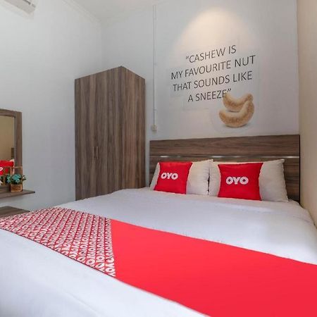 Oyo Life 3246 Walnut Inn G-10 Telukjambe Extérieur photo